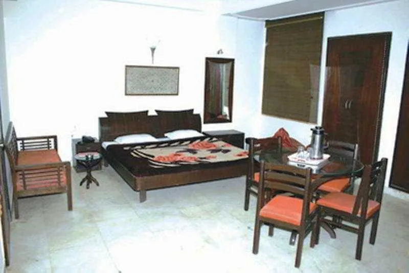 Sheesh Mahal Hotel Delhi